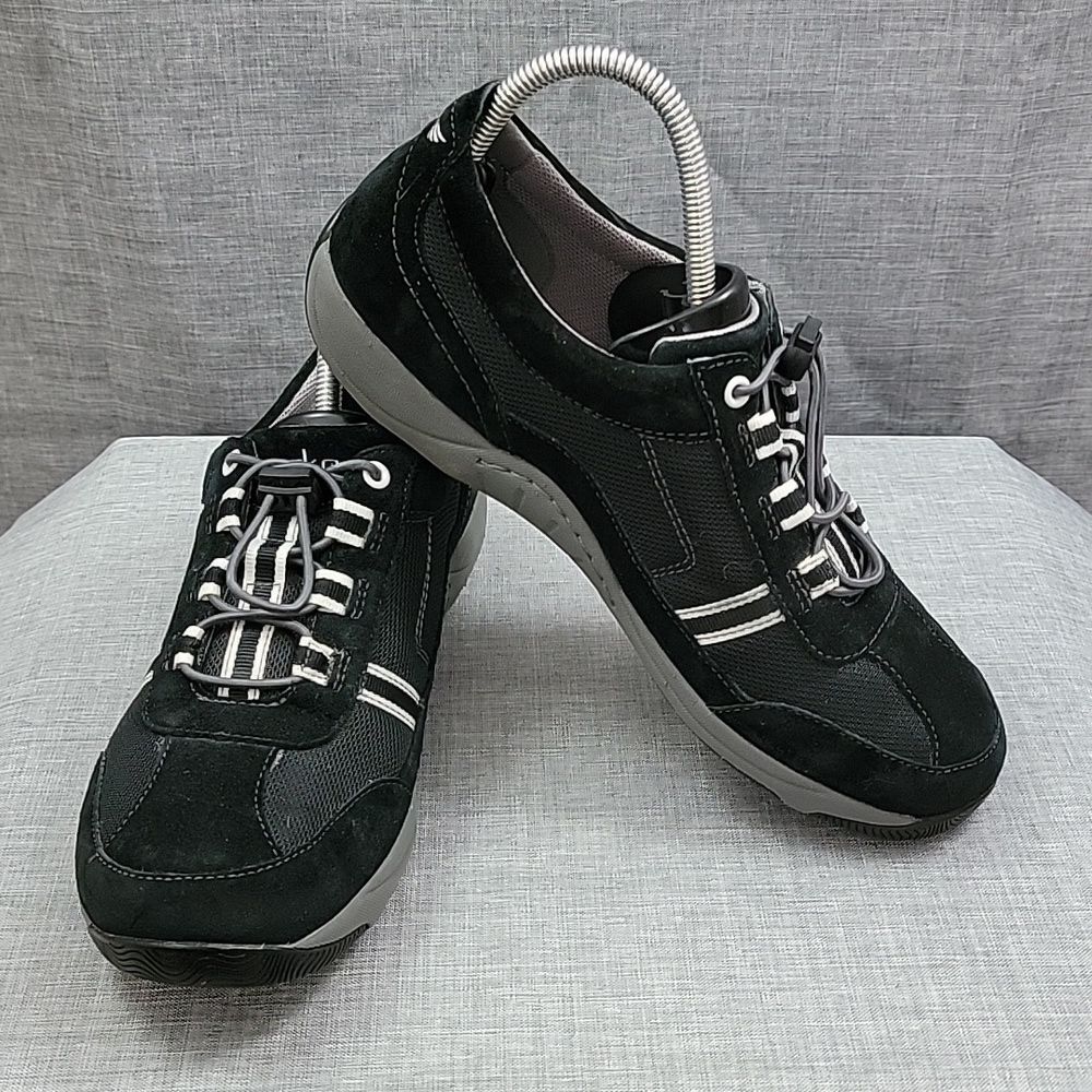 Dansko women's Helen toggle Bungee casual sneakers GUC black suede 39 EUR  9US